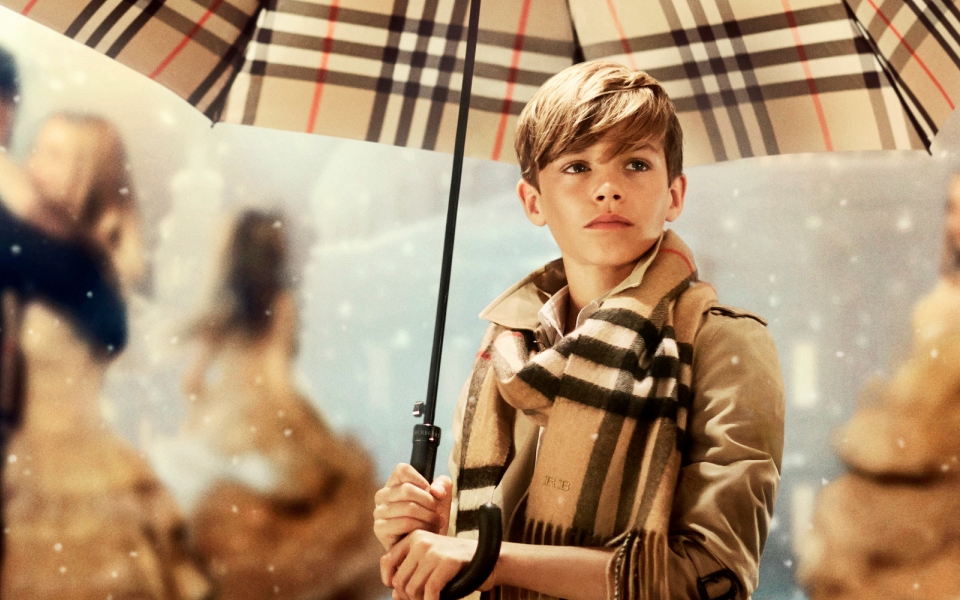 ο-romeo-beckham-πρωταγωνιστεί-στη-νέα-καμπάνια-burberry-2052643