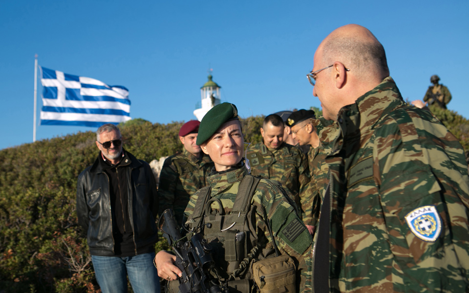 παρενόχλησαν-το-ελικόπτερο-του-κ-δένδ-2056444