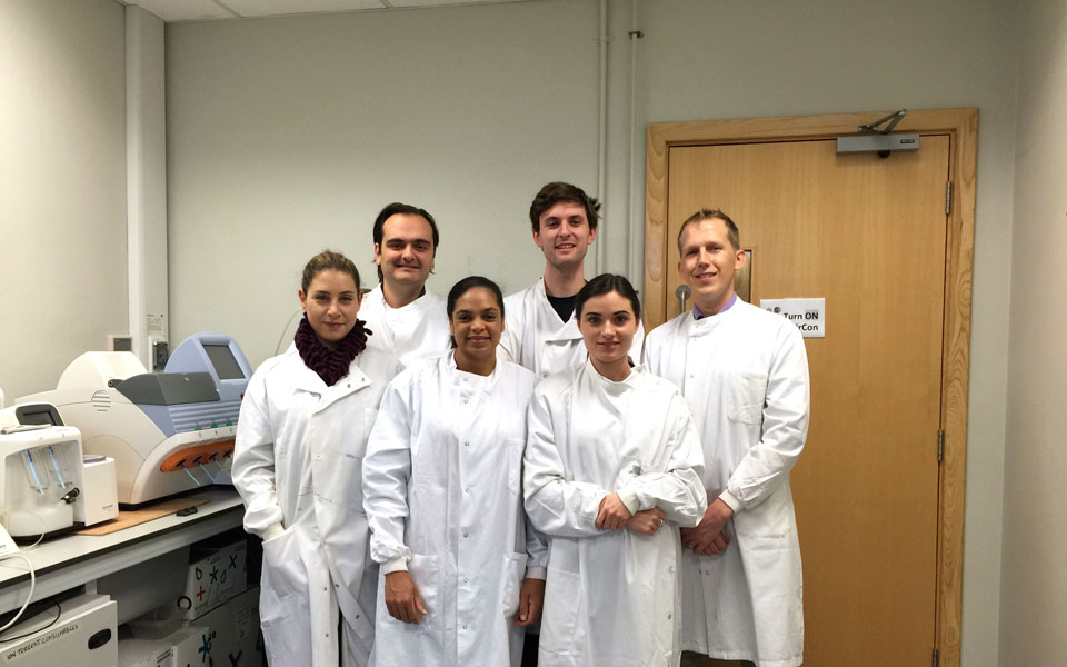 εbola-check-με-ελληνική-υπογραφή-2054839