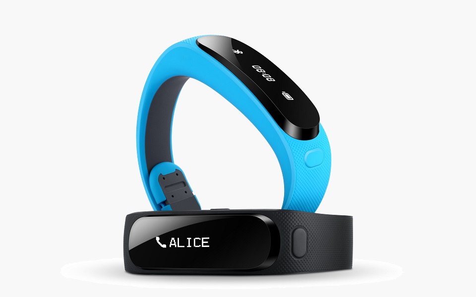 το-talkband-b1-της-huawei-αποκλειστικά-από-τη-wind-και-τα-public-2053245