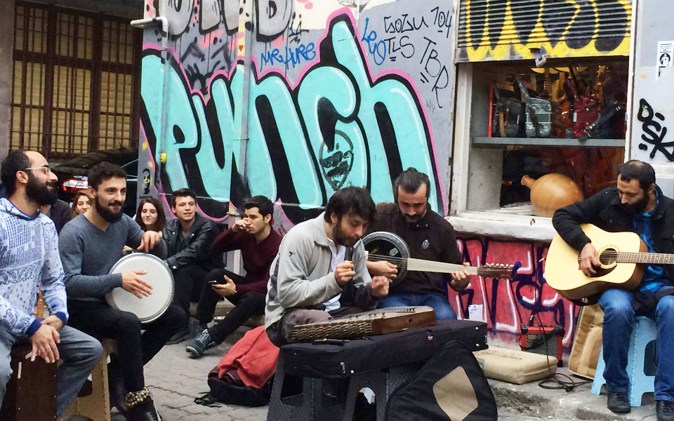 κων-πολη-παλιό-νέο-και-νέοι-συναντώντα-2054342