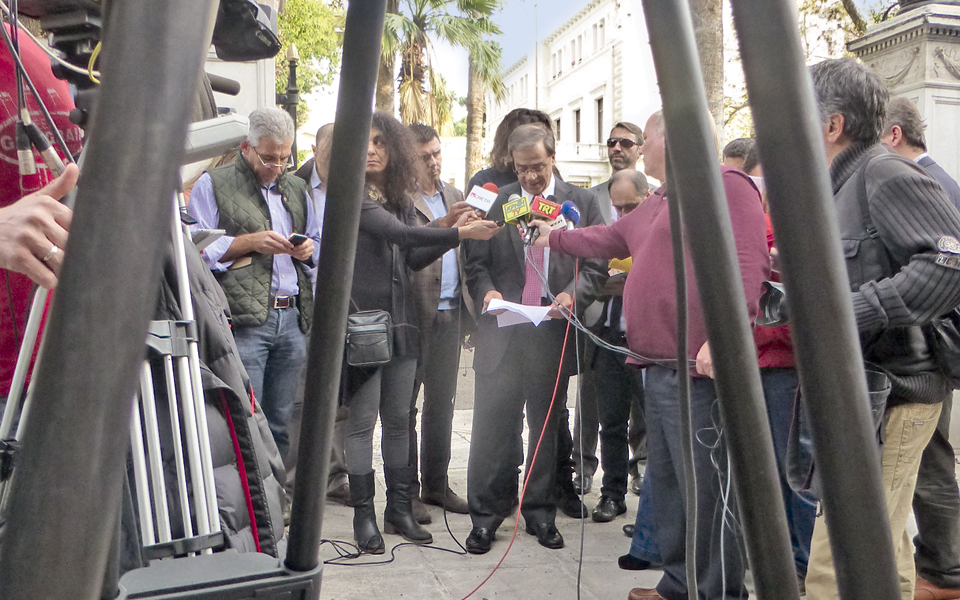 στο-στόχαστρο-πολιτικό-έργο-σε-πράξ-2055011