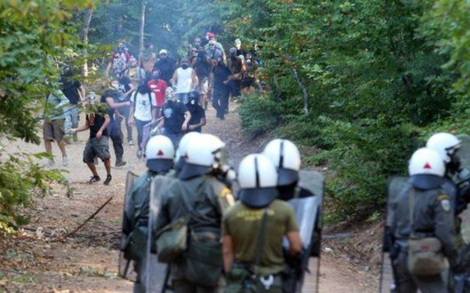 θεσσαλονίκη-eνταση-σε-πορεία-στις-σκου-2055782