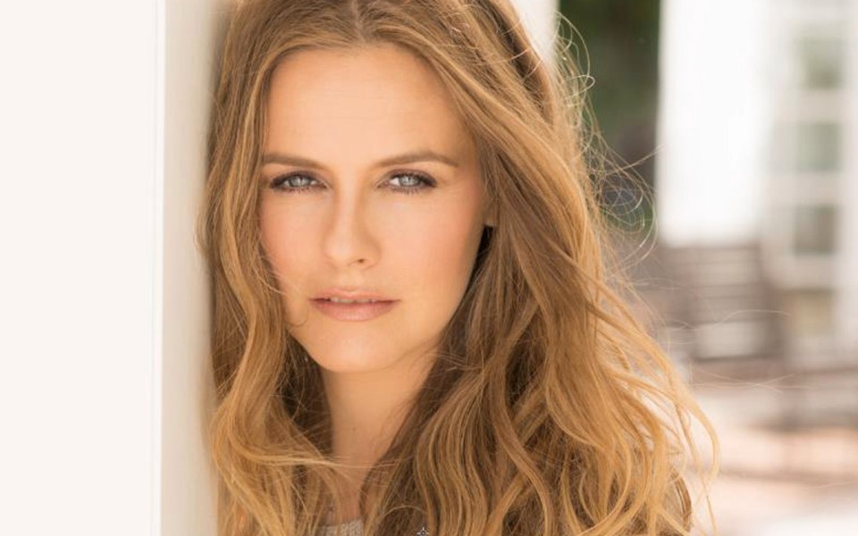 νεότερη-χωρίς-νυστέρι-2055949