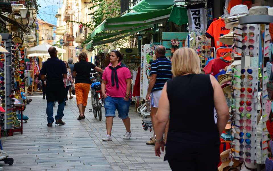 ελληνες-τουρίστες-δύο-ταχυτήτων-και-2054592