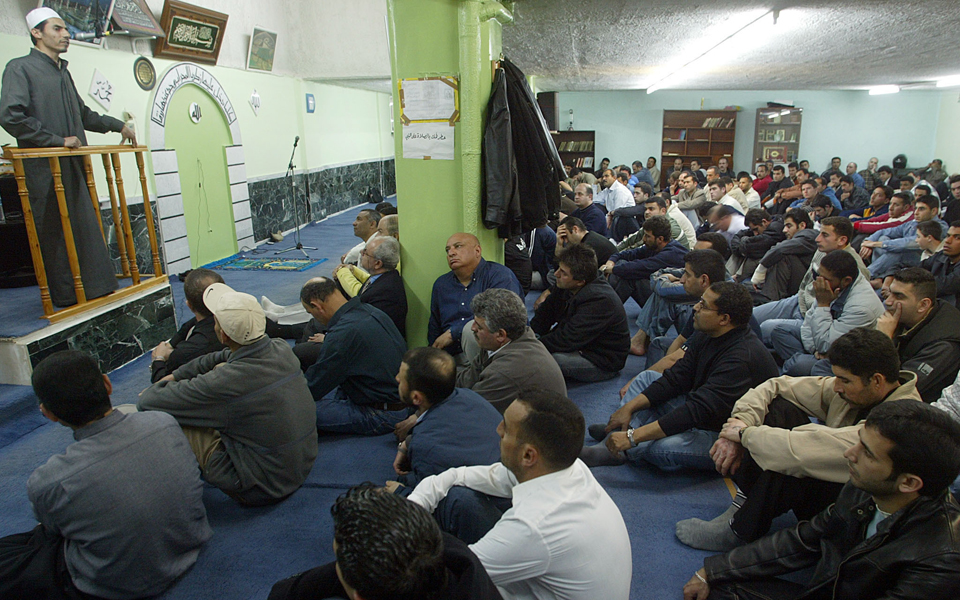 ο-φάκελος-τζαμί-στην-αθήνα-2054549