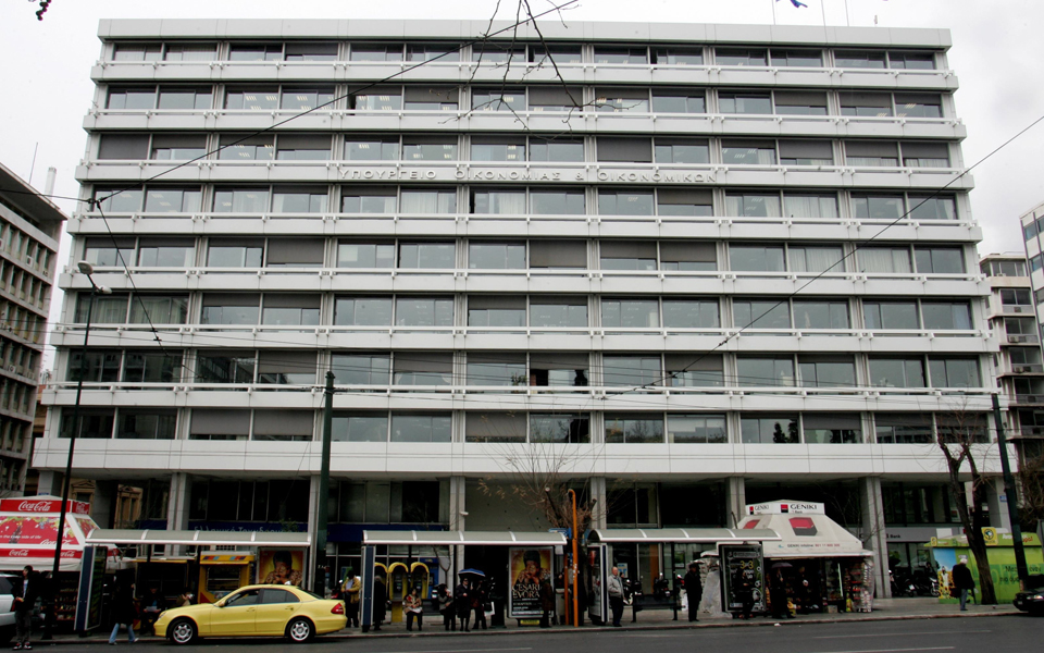 ξημέρωμα-στο-υπουργείο-για-το-ραντεβο-2055975