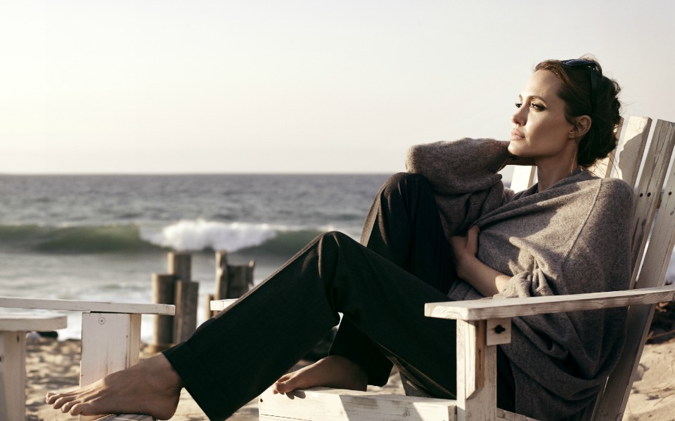 angelina-jolie-η-αλύγιστη-γυναίκα-πίσω-από-το-unbroken-2060778