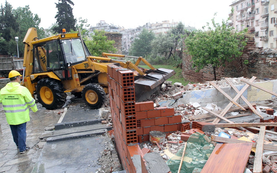 ποδαρικό-με-κατεδαφίσεις-αυθαιρέτων-2061570