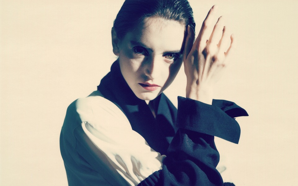 ann-demeulemeester-η-σχεδιάστρια-που-ντύνει-την-patti-smith-2060466