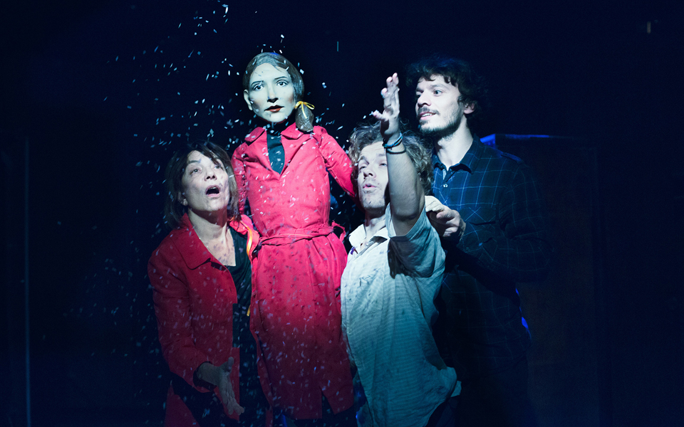 ανθρωποι-άγγελοι-και-το-τέρας-2057312