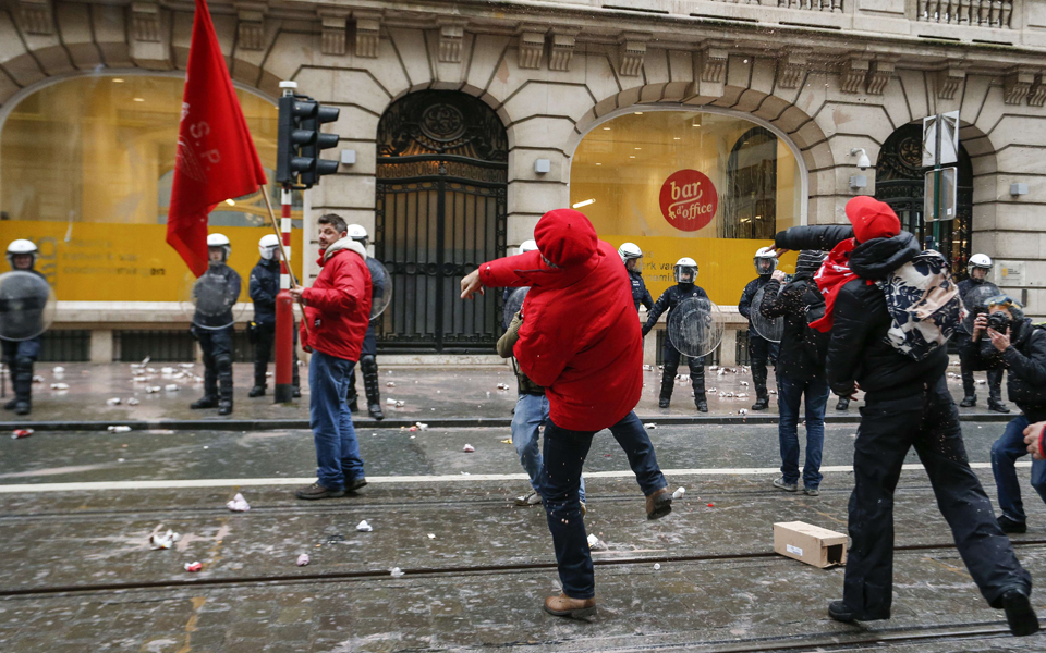 παρέλυσε-το-βέλγιο-από-τη-γενική-απεργ-2059409