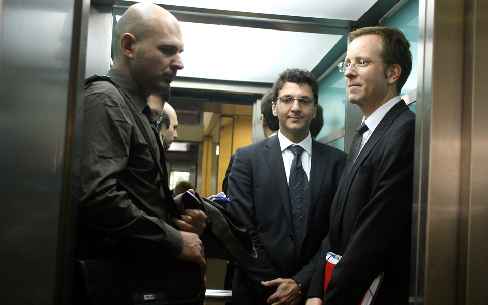 ξεχωριστές-ανακοινώσεις-με-κοινά-συμ-2061325