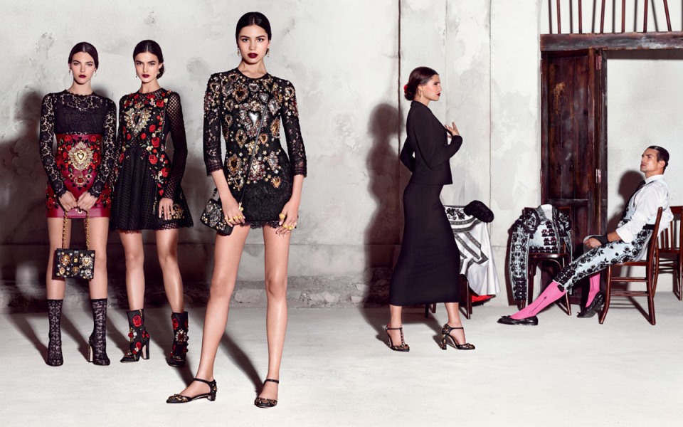 μια-πολύχρωμη-ισπανική-φιέστα-παρουσ-2061158