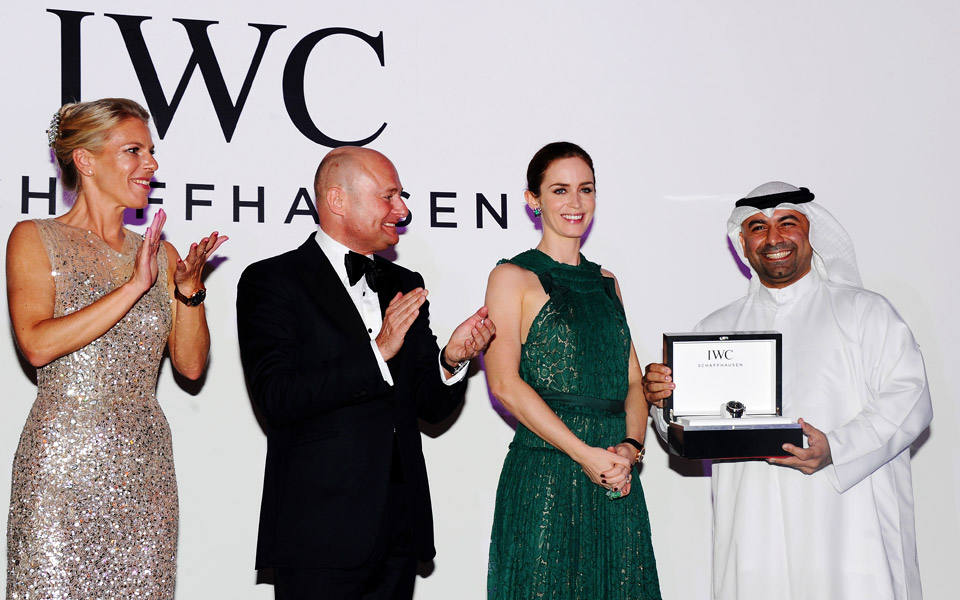 η-emily-blunt-απονέμει-το-iwc-filmmaker-award-στον-abdullah-boushahri-2059853