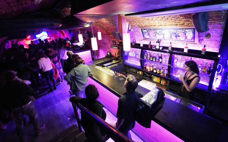 η-κρίση-άλλαξε-τη-νυχτερινή-ζωή-της-μαδ-2061399