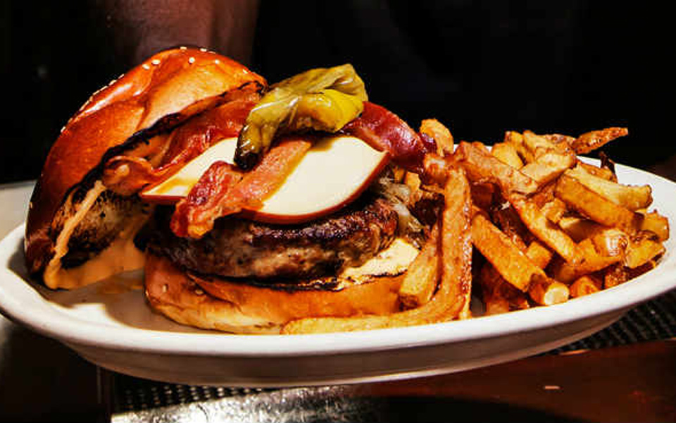 παχαίνει-το-φαγητό-μετά-τις-800-μ-μ-2057171