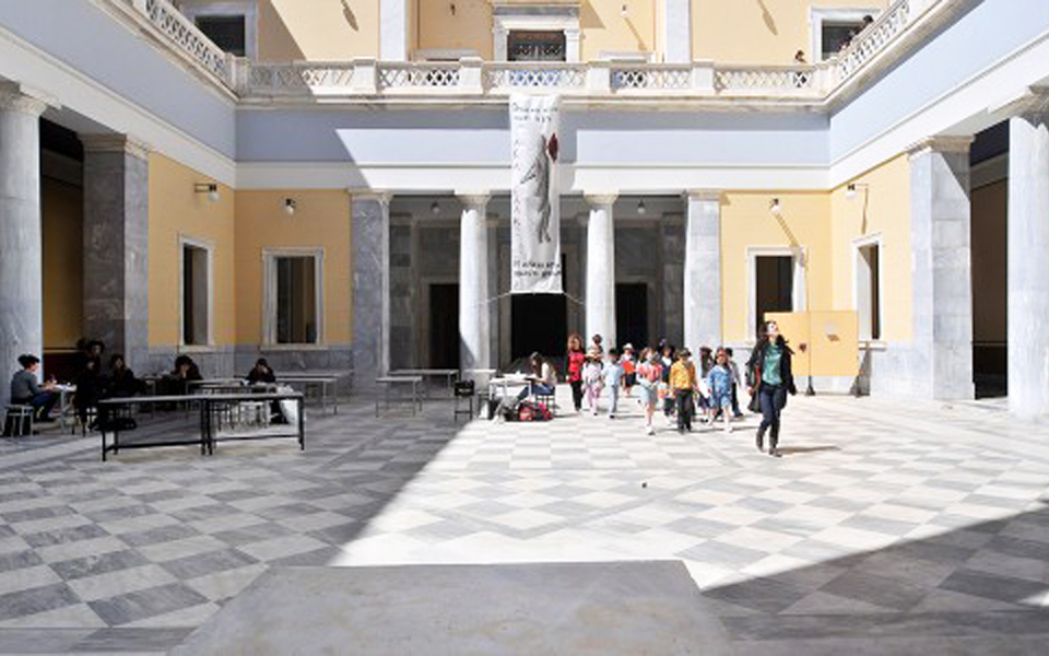 αυστηρό-μήνυμα-λοβέρδου-προς-αρχιτεκ-2057751