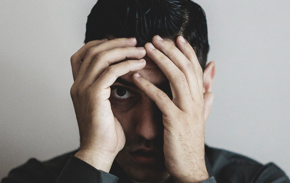 λειτουργώ-μόνο-μέσα-από-τον-διάλογο-2059890