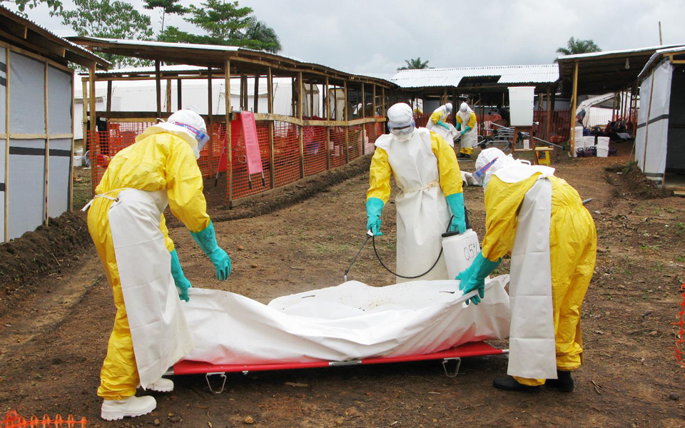 ακόμη-δύο-γιατροί-νεκροί-από-έμπολα-στ-2057743