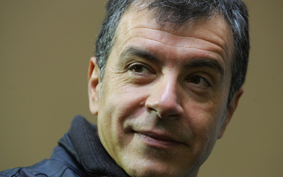 ο-στ-θεοδωράκης-βλέπει-κάλπες-2058332