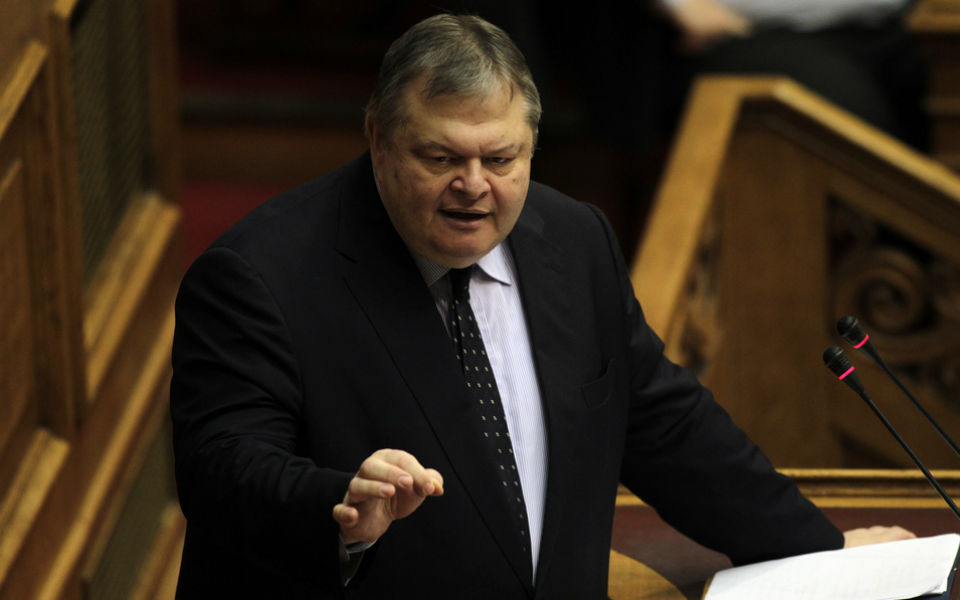 ευ-βενιζέλος-εμπόδιο-για-την-έξοδο-από-2058004