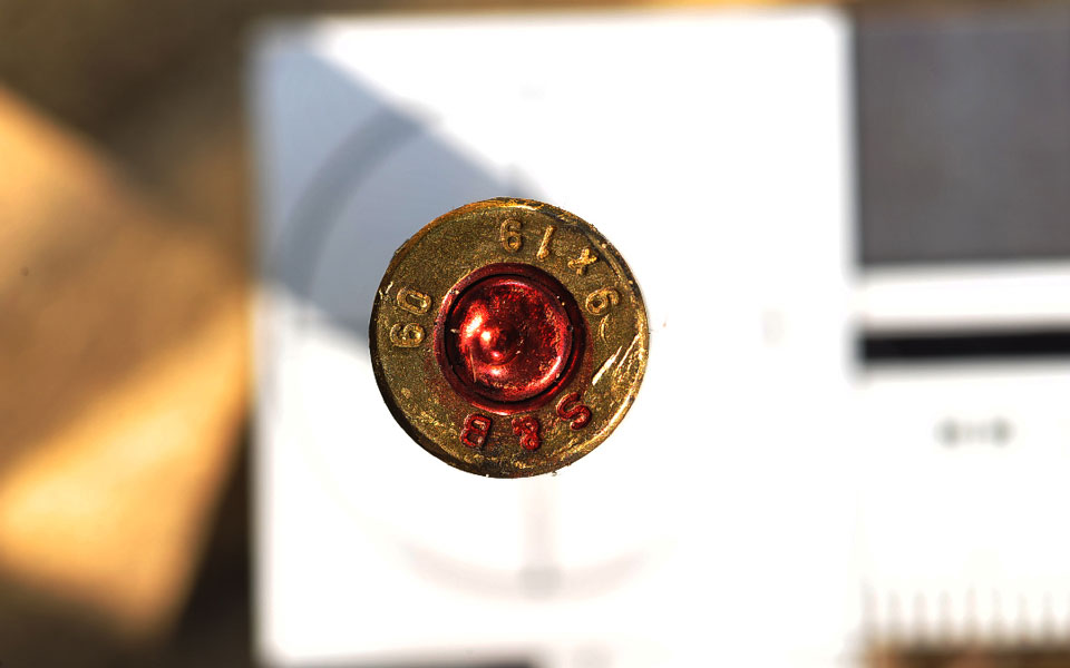 σφαίρα-κατά-δικηγόρου-με-πολλά-ερωτήμ-2057943