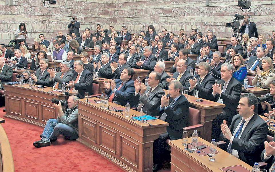 αρχίζει-η-σκληρή-μάχη-για-τον-γαλάζιο-2061816