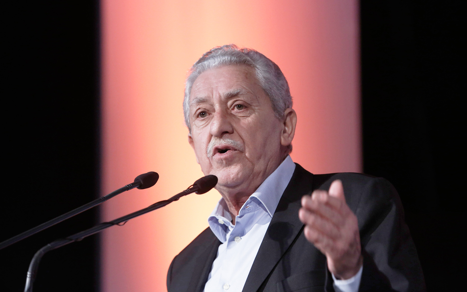 οι-βουλευτές-της-δημαρ-εγκαταλείπουν-2062037