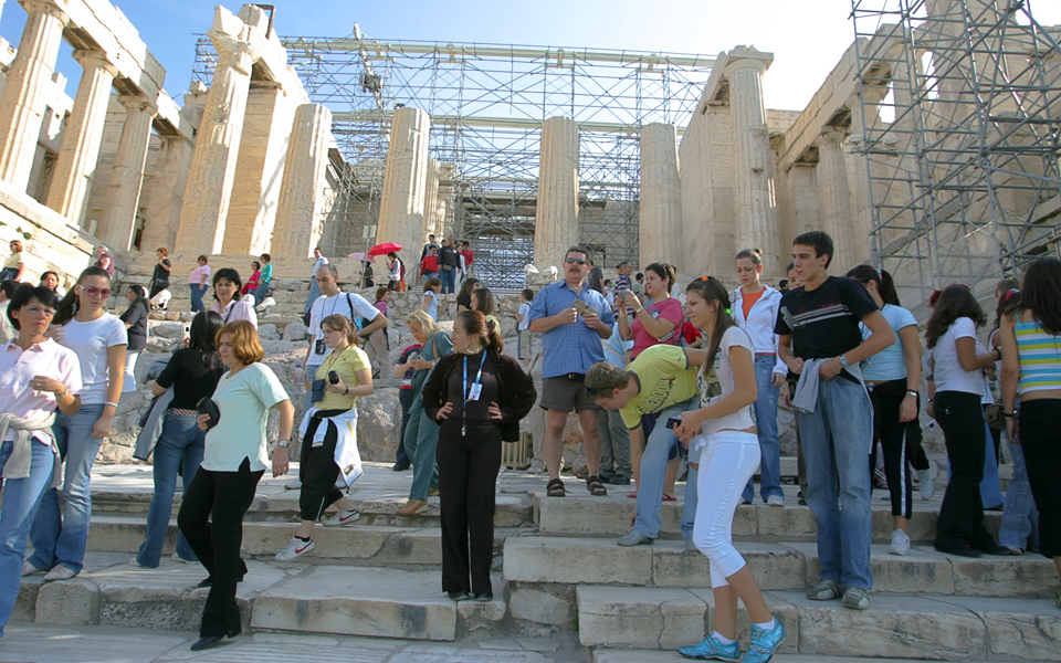 στα-24-εκατ-οι-αφίξεις-το-2014-αγωνία-για-τη-φ-2062073