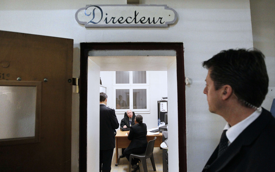 η-μικρή-γαλλική-πόλη-με-το-στίγμα-της-τζ-2063893