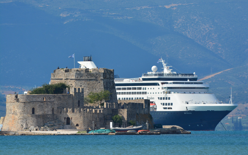 αυξήθηκαν-227-οι-αφίξεις-ξένων-τουριστώ-2064578