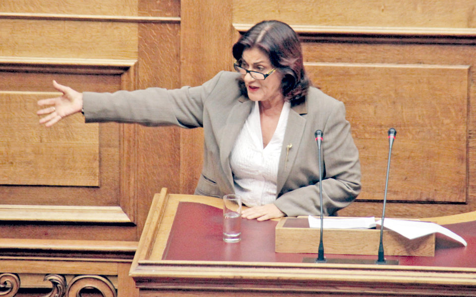 μία-χιτζάμπ-για-την-κυρία-φωτίου-2063720