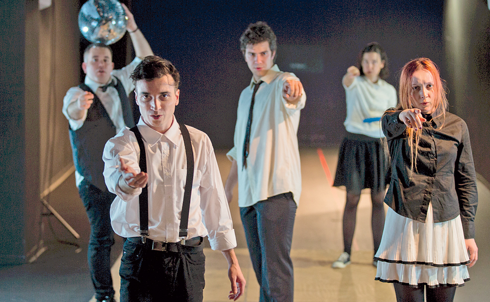 οργισμένο-κατηγορώ-των-εφήβων-προς-το-2063508