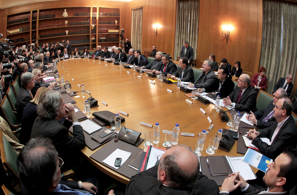 αλλεπάλληλα-αυτογκόλ-βλέπει-ο-διεθ-2065845