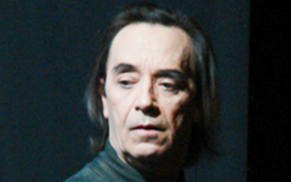 αέναον-χοροθέατρο-με-το-βλέμμα-στο-εξω-2062289