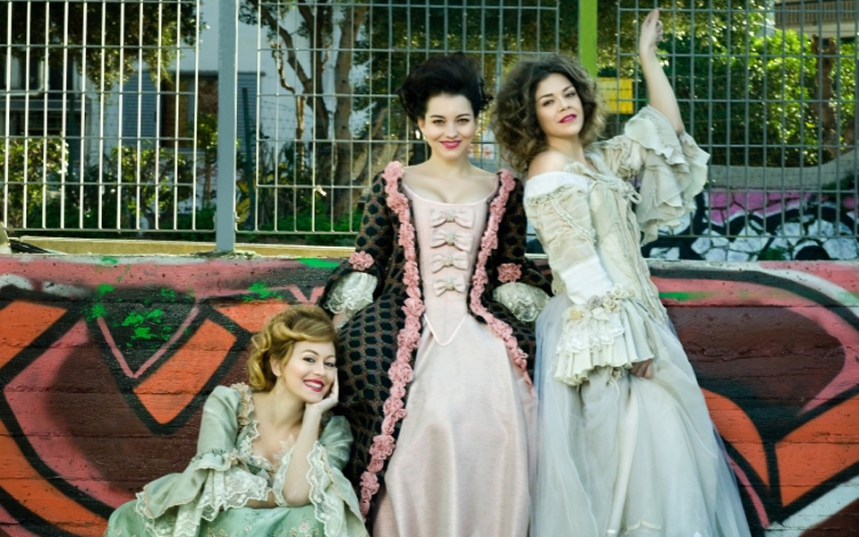 σάρωσαν-σάτιρα-και-κωμωδία-2063724