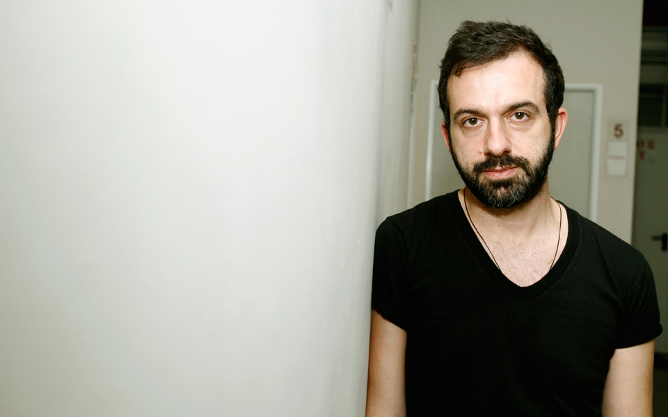 καρυοθραύστης-εν-αδαμιαία-περιβολ-2064900