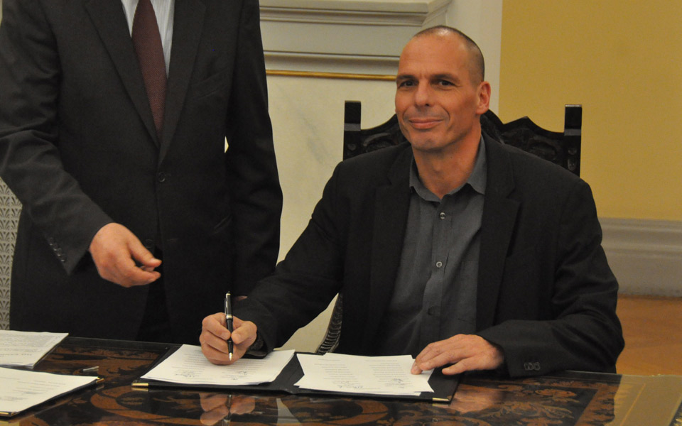 στο-στόχαστρο-των-γερμανικών-μμε-ο-γ-βα-2065628