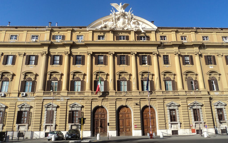 ιστορικά-χαμηλό-κόστος-δανεισμού-για-2065920