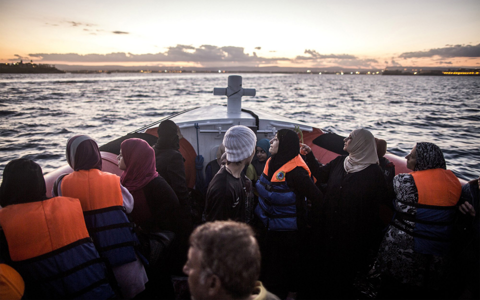 πλοίο-με-300-μετανάστες-έπλεε-προς-την-ιτ-2064295