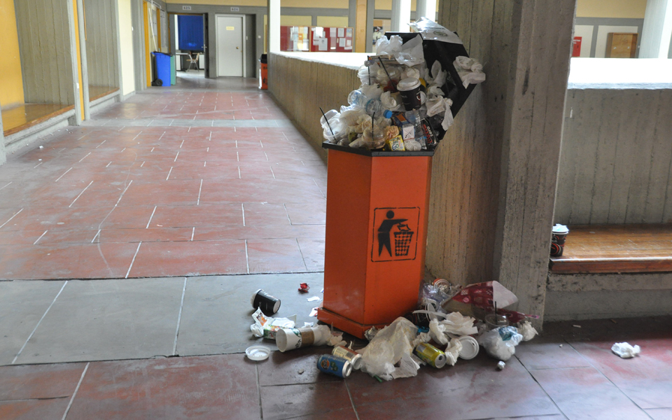 στοίβες-σκουπιδιών-πνίγουν-ξανά-το-2066176