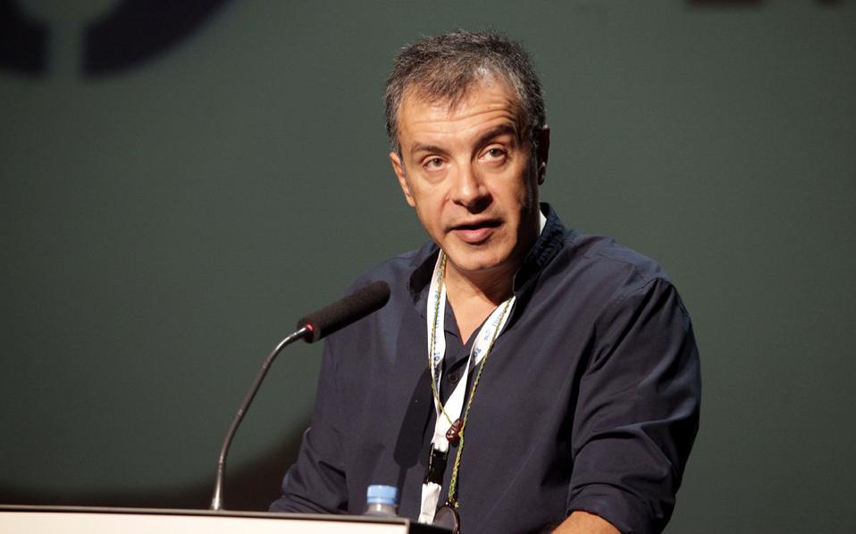 στ-θεοδωράκης-είμαστε-το-κέντρο-της-α-2065052