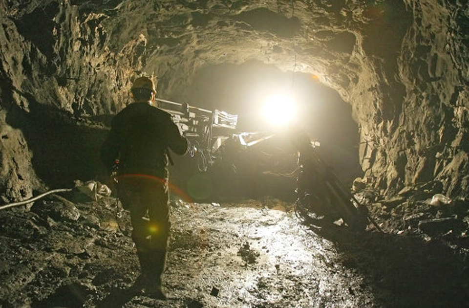 ουκρανία-εγκλωβισμένοι-σε-ορυχείο-το-2065263