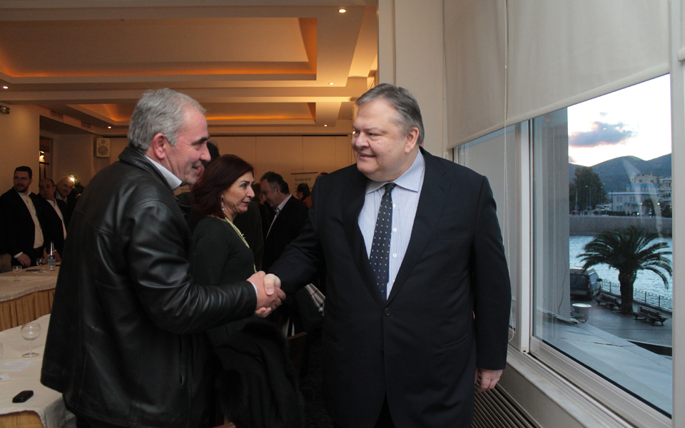 διμέτωπη-κριτική-ευ-βενιζέλου-για-τα-έ-2063217