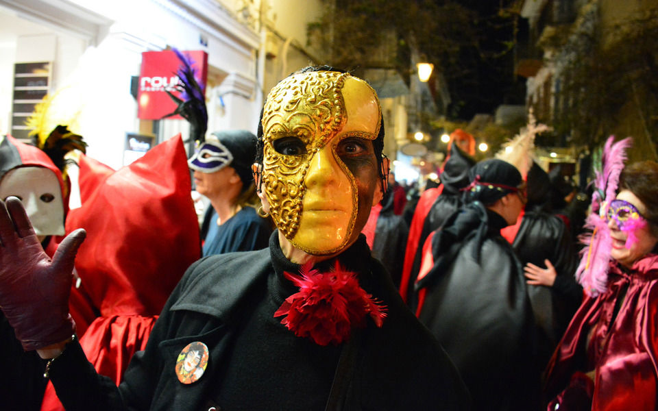 η-κακοκαιρία-δεν-πτοεί-τους-καρναβαλι-2069802