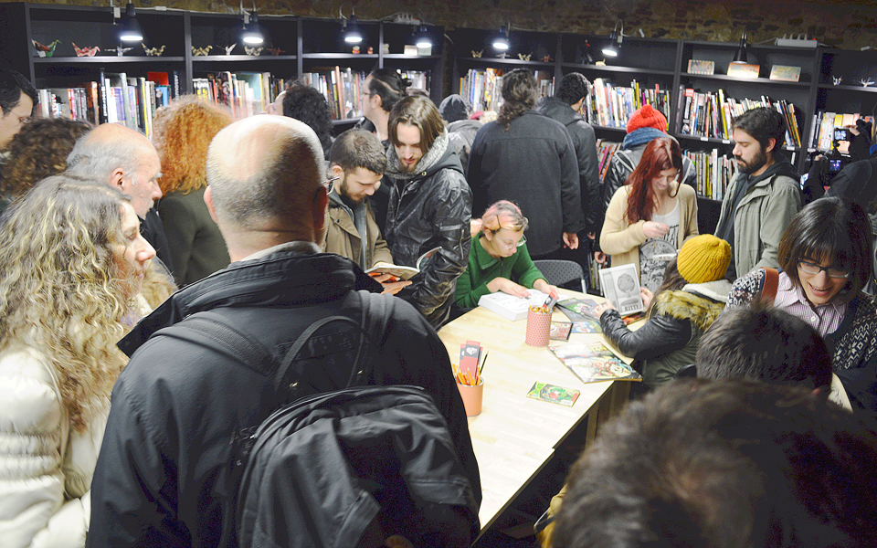 τα-κόμικς-έχουν-τη-βιβλιοθήκη-τους-2069440