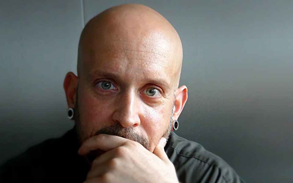 ενας-μεγάλος-κόσμος-επάλληλων-αφηγή-2069450