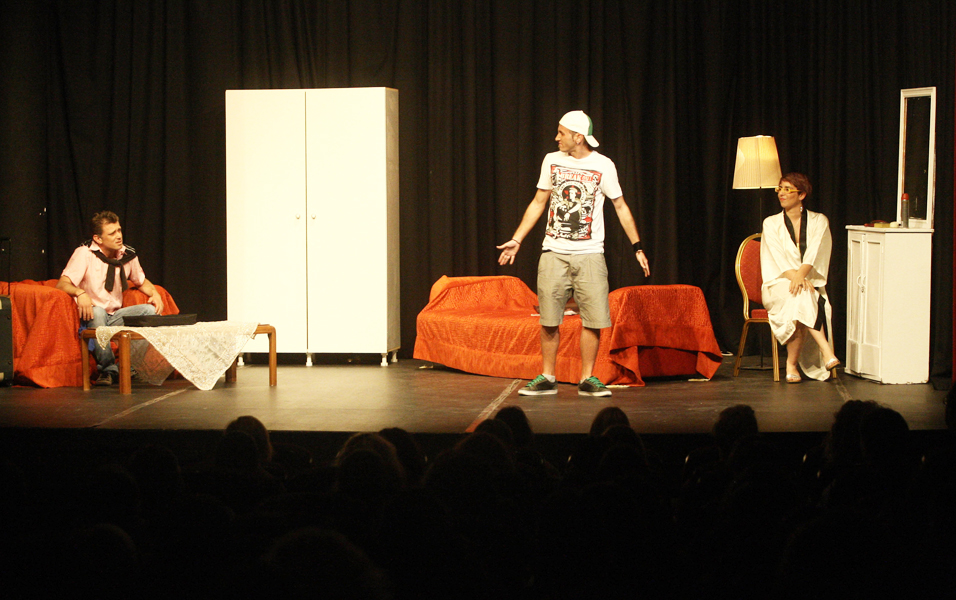 στήριξη-της-τηλεοπτικής-προβολής-ευρ-2069640