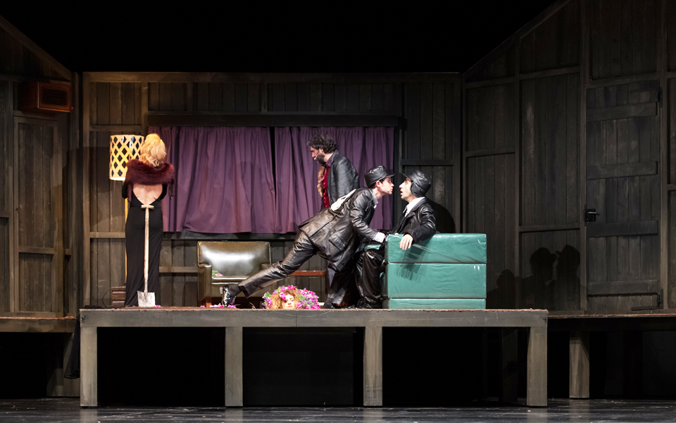 ο-σκούφος-του-τρελού-και-ο-αμλετ-2068136